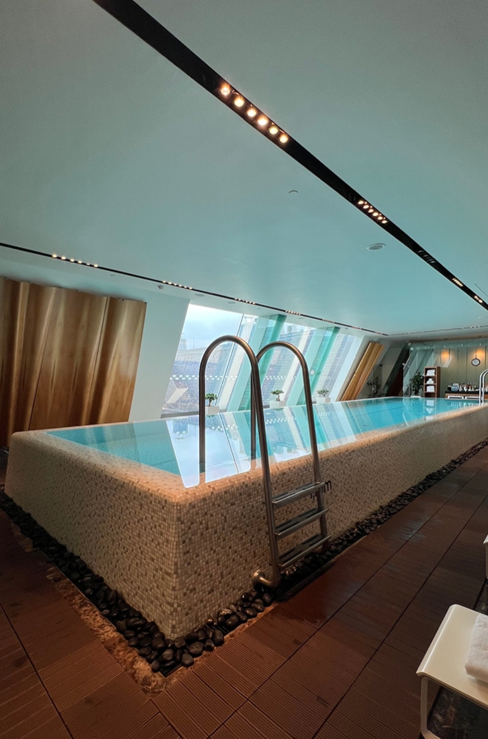 Indoor blue pool of Gresham spa, Budapest